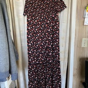 LIKE NEW! Faux Button Front Floral Maxi Dress